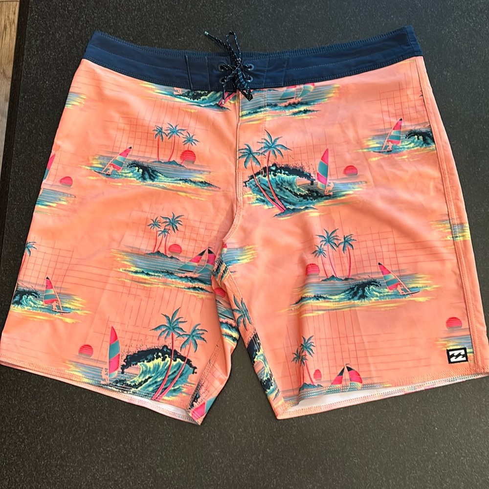 Billabong Recycler Sundays Pro Boardshorts, 36, like new